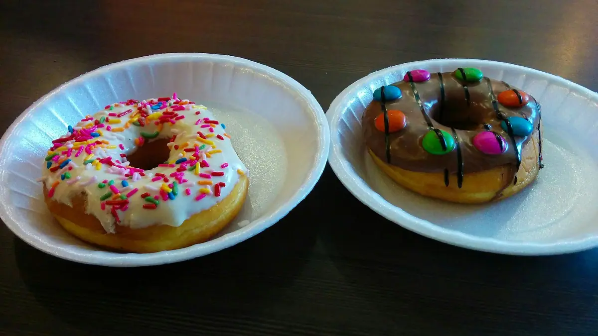 Doughnut Shop bakes